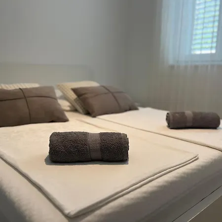 Neue Familienwohnung Meerblick - Klima & Parkplatz Макарска