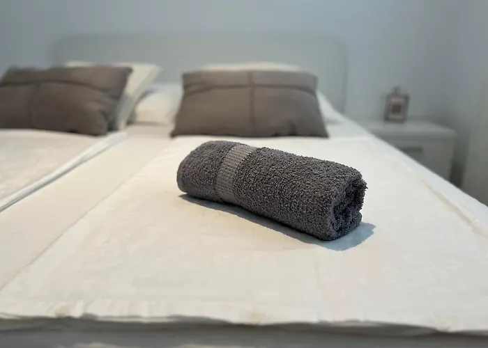 Daire Neue Familienwohnung Meerblick - Klima & Parkplatz *